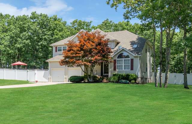 Private Cul-de-Sac Living: 4BR Home with Pool  Geothermal HVAC photos photos