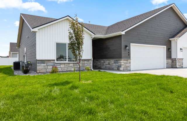 AWESOME 3 Bed 2 Bath Twin home in Sugar city photos photos
