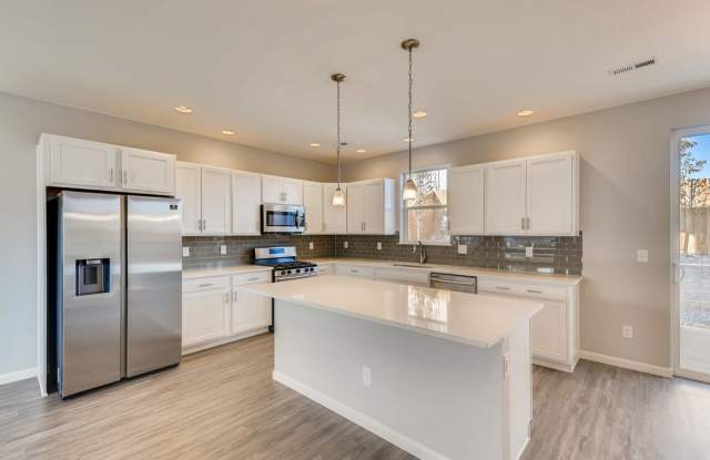 4 Bedroom Single Family Home, Park in the backyard! photos photos