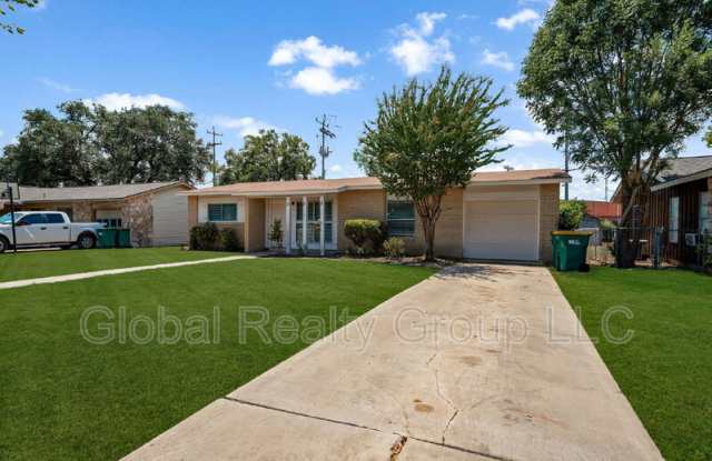 121 Rosewood Drive Gallery 2