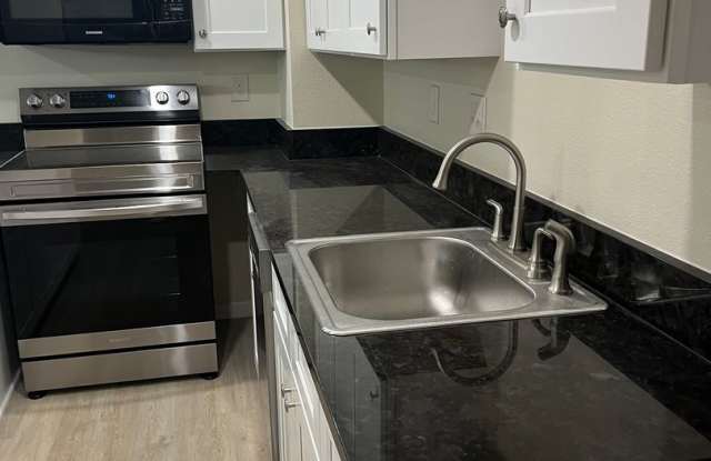 Midtown Cutie photos photos