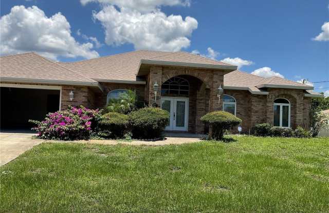715 FAIRLAWN DRIVE photos photos