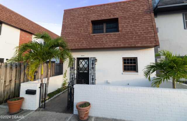625 N Halifax Avenue - 625 North Halifax Avenue, Daytona Beach, FL 32118