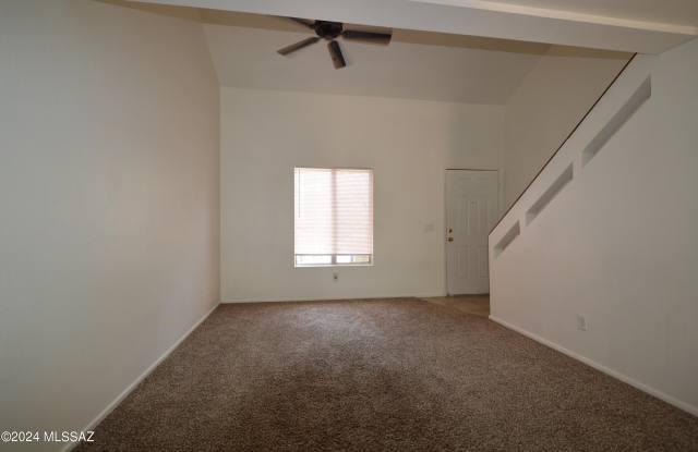 1672 N Belvedere Avenue Gallery 3