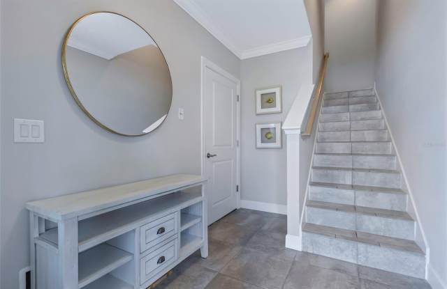 4063 ROCKY SHORES Drive Gallery 3