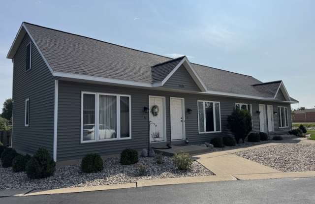 2412 Canter Lane - B - 2412 Canter Lane, Ashwaubenon, WI 54304