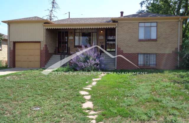 Spacious Duplex with Central AC and Washer/Dryer photos photos