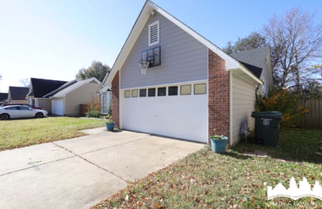 2573 Laurelcrest Dr - 2573 Laurelcrest Drive, Memphis, TN 38133