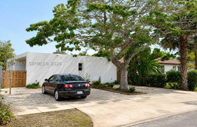 428 NW 82nd Ter photos photos