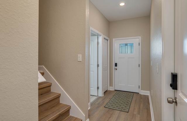 1061 Oak Hammock Drive - 1 Gallery 2