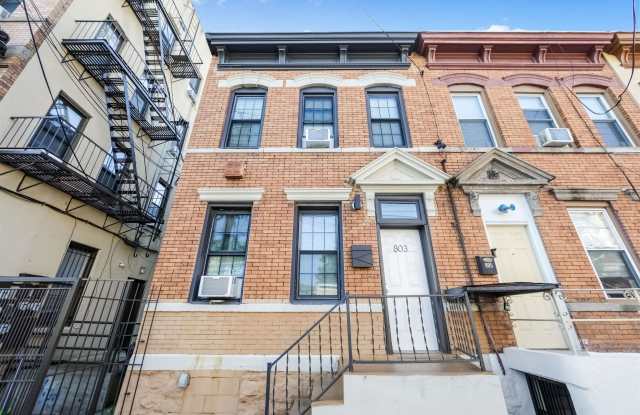 803 WEST ST photos photos