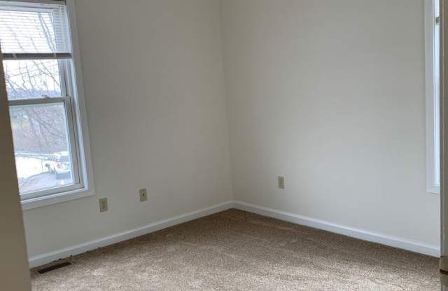 3 Bedroom 2.5 Bath Townhouse Gallery 3