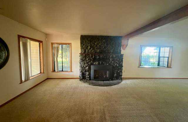 1 Bedroom 1 Bath House & Granny Unit - 2 Bedrooms 1 Bath w/Kitchenette in Los Molinos Gallery 3