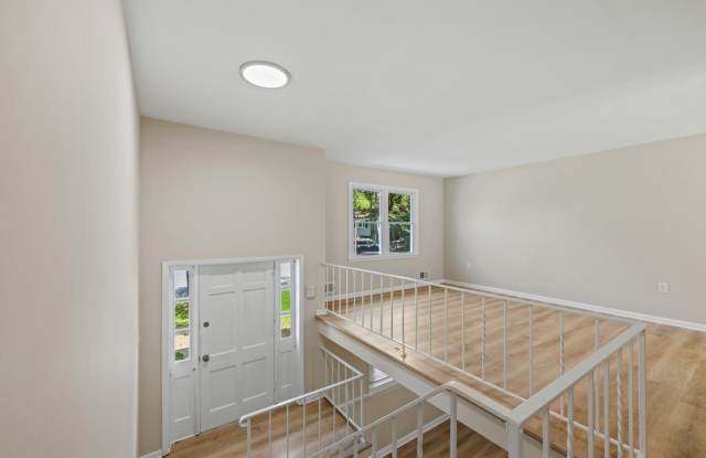 Available now! UDPATED 3 bed 2 bath home in Severna Park Gallery 4