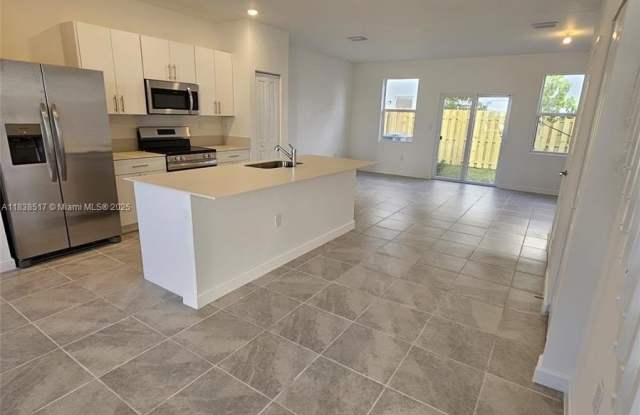 1148 SE 2 st photos photos