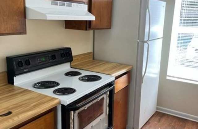 Avalon Townhomes - Washer & Dryer included!! Gallery 3