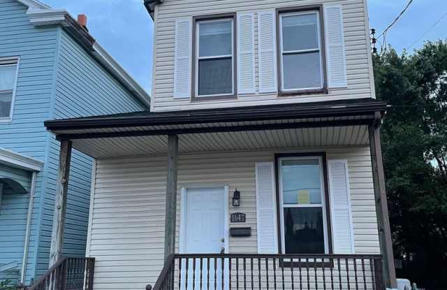 1647 Cooper St 3BR/2BA (Cincinnati) **DEPOSIT PENDING** Email Leasing@bbrents.com to join the waitlist! - 1647 Cooper Street, Cincinnati, OH 45223