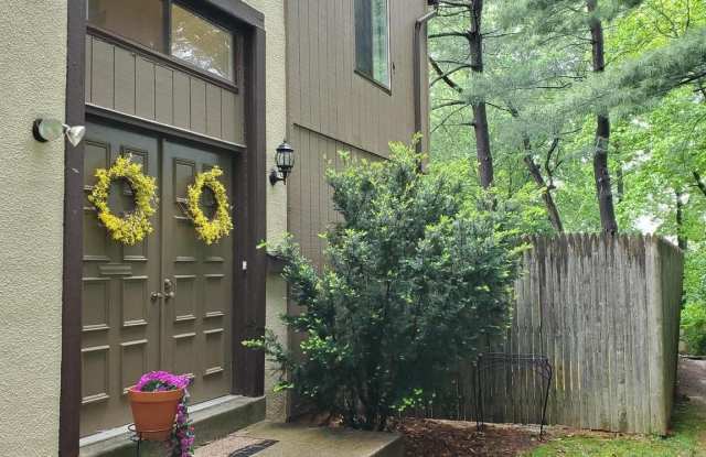 7835 MUIRFIELD Court Gallery 2