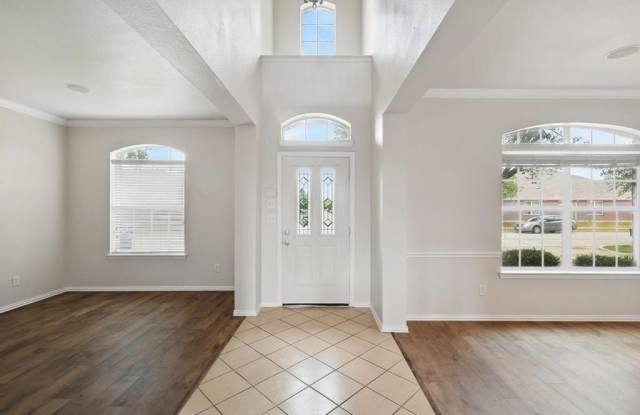2816 Quietwater Drive Gallery 2