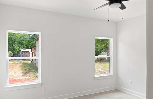 313 Bowie Street Gallery 3