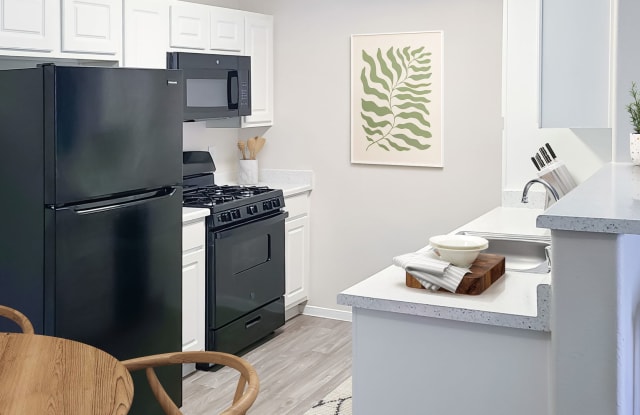 Silver Creek Apartments Gallery 2