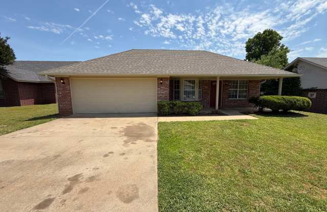 3 Bed 2 Bath House With 2 Car Garage. photos photos