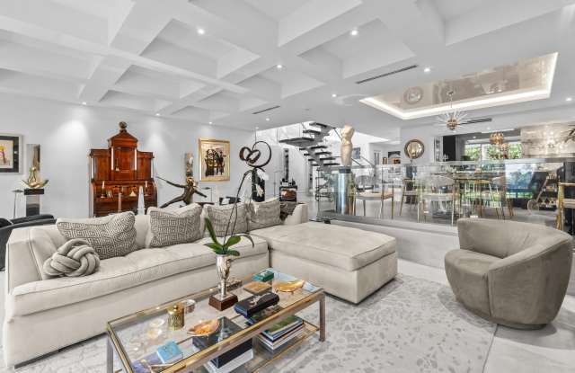 2335 S Ocean Boulevard Gallery 4
