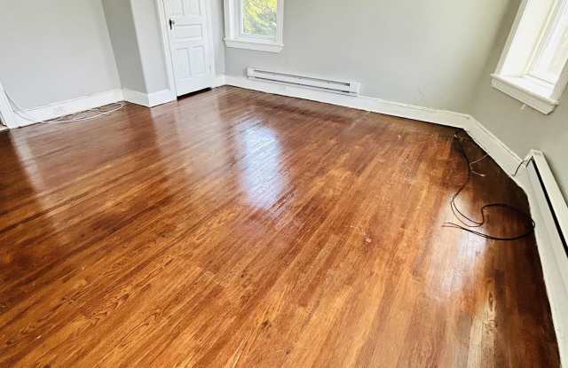 7437 Oxford Avenue - 4 photos photos