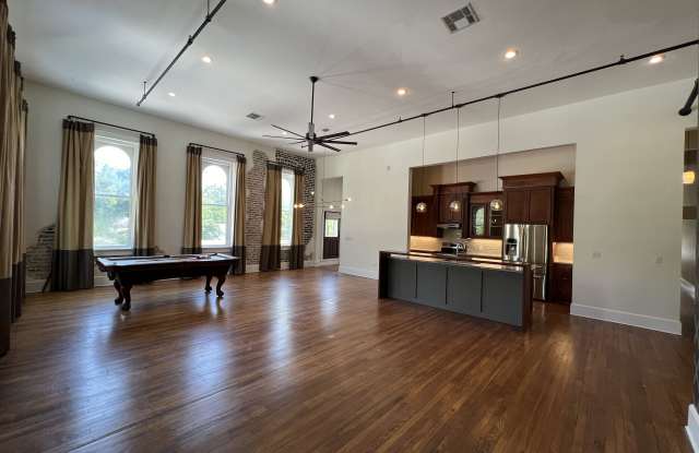 601 Court St Ste 201 Gallery 3