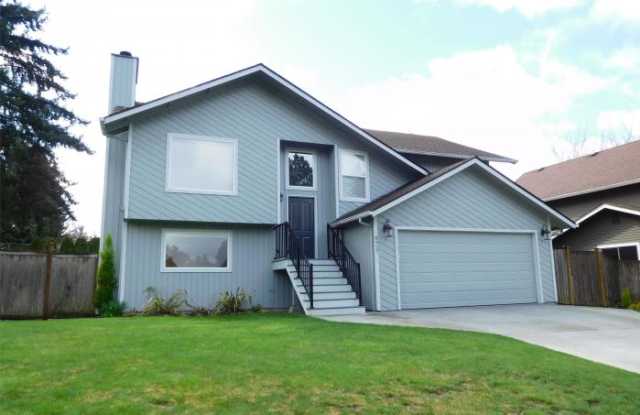 8927 NE 142nd Way - 8927 Northeast 142nd Way, Kirkland, WA 98034