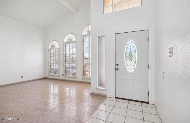 11648 LAKE ERIE Drive Gallery 3