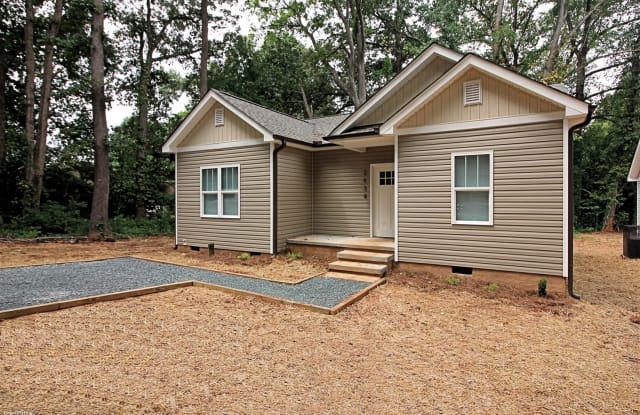 2634 Kenhill Drive - 2634 Kenhill Drive, Charlotte, NC 28208