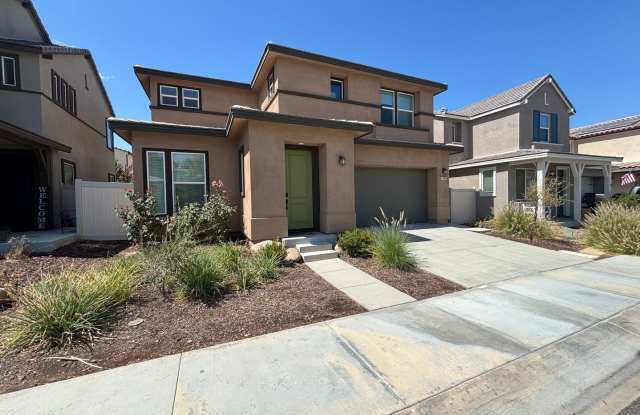 Spacious 3-Bedroom Home with Community Amenities  Loft in Santa Clarita! photos photos