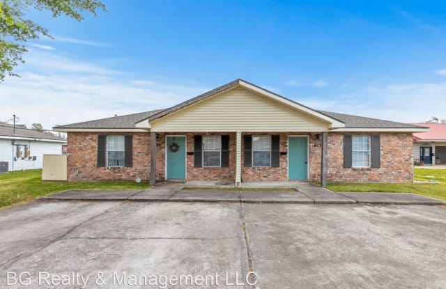 611 E School St - 611 East School Street, Lake Charles, LA 70607