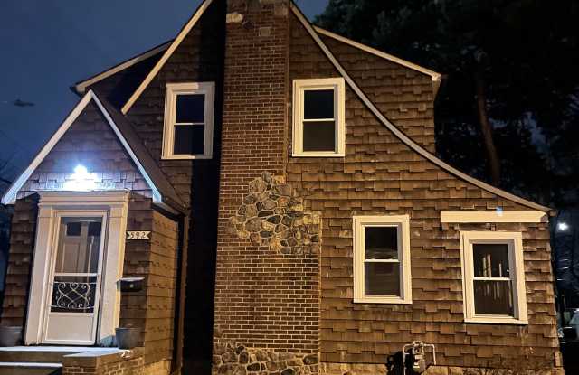 592 East Montcalm Street - 592 East Montcalm Street, Pontiac, MI 48342