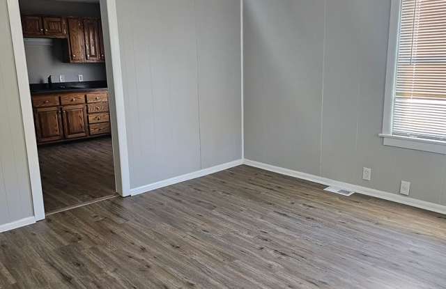 Big family friendly home available in Hodgenville! photos photos