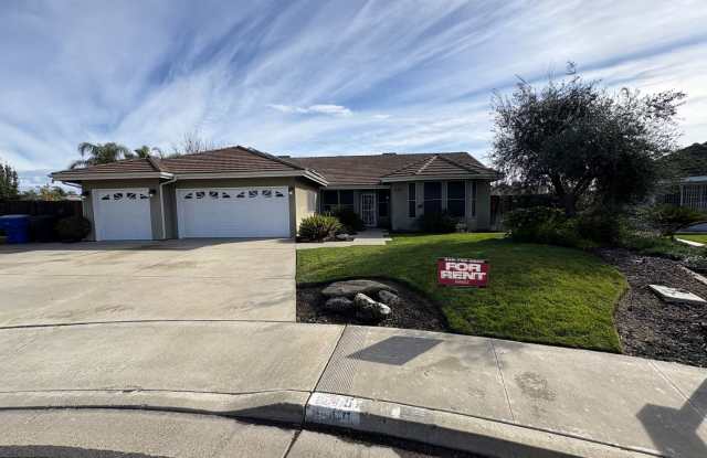 Spacious home with 3 Car Garage Pool Available Now! photos photos Spacious home with 3 Car Garage Pool Available Now! photos photos