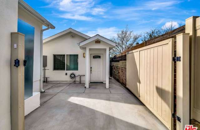 10953 Whitegate Ave photos photos