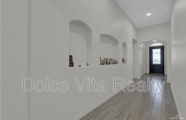 7303 N 55th Ln Gallery 2