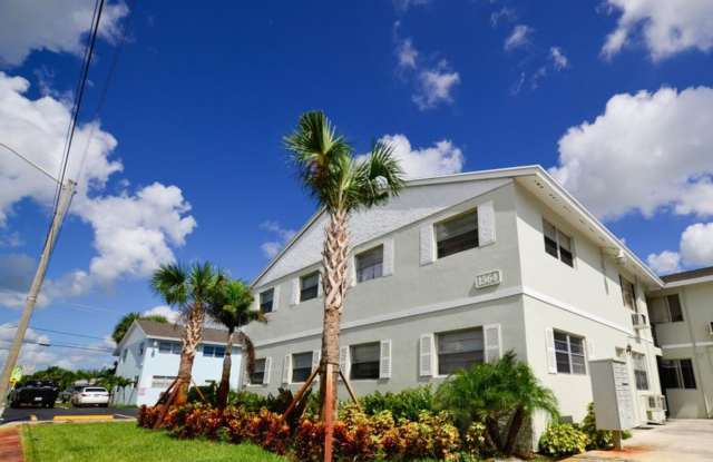 LARGE NEWLY RENOVATED APARTMENTS - 1564 West Blue Heron Boulevard, Riviera Beach, FL 33404