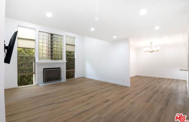 824 Westmount Dr Gallery 2