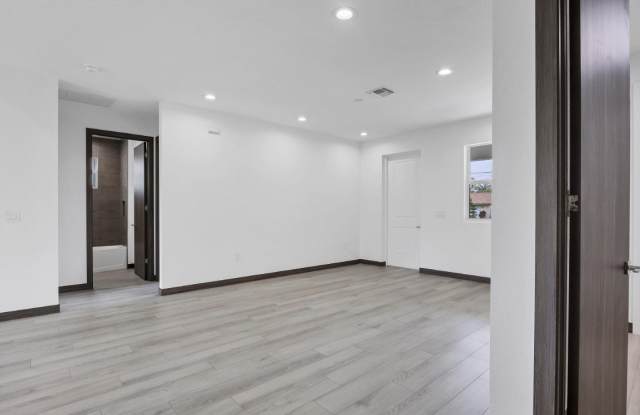 2939 Billberry Street Gallery 2