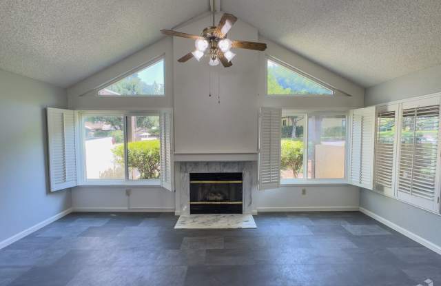 Beautiful Chico Home in 55 and Older Community! Gallery 1