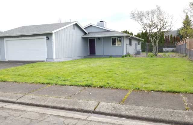 Pet Friendly 3 Bedroom Home w/Garage Gallery 1