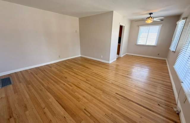 LAKEWOOD---  STEPS TO HEARTWELL PARK!  3BR/1BA $3975mo Gallery 4