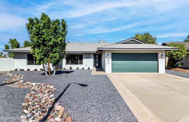 8626 E CLARENDON Avenue photos photos