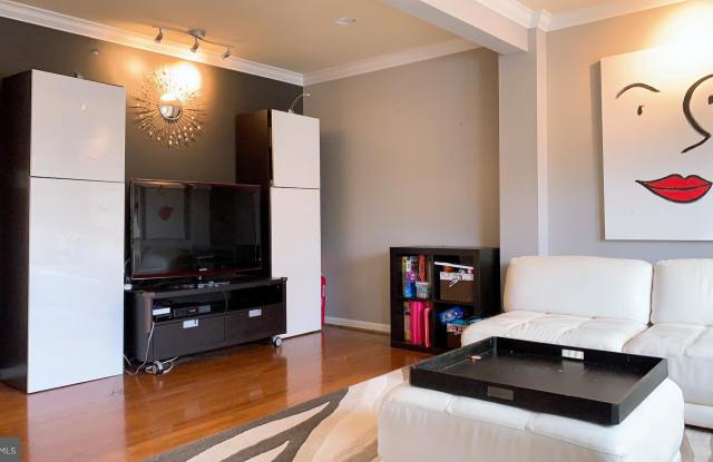 6237 ABBOTTSBURY ROW Gallery 3