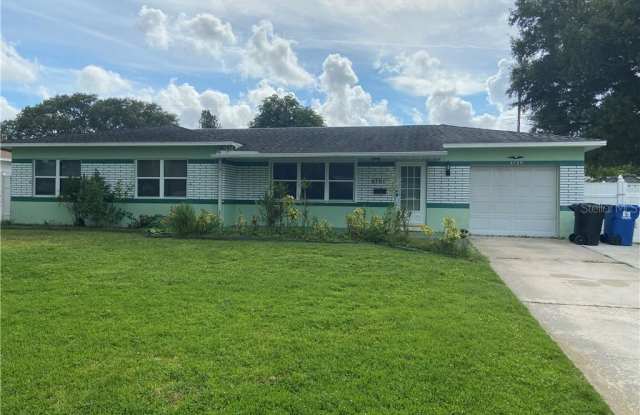 6700 17TH LANE N - 6700 17th Lane North, St. Petersburg, FL 33702