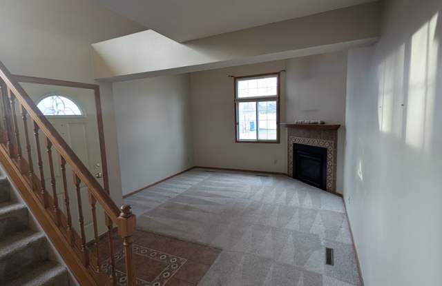Beautiful 2bed 2bath Home in Mendota Heights Gallery 3