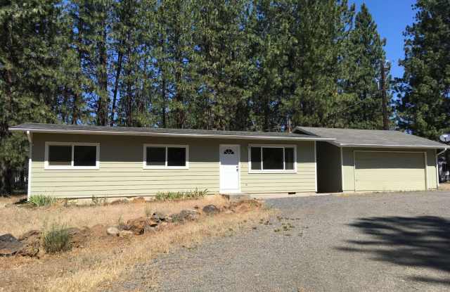 Hide Away Home on Large Lot 60149 Cheyenne Rd, Bend OR 97702 Gallery 1